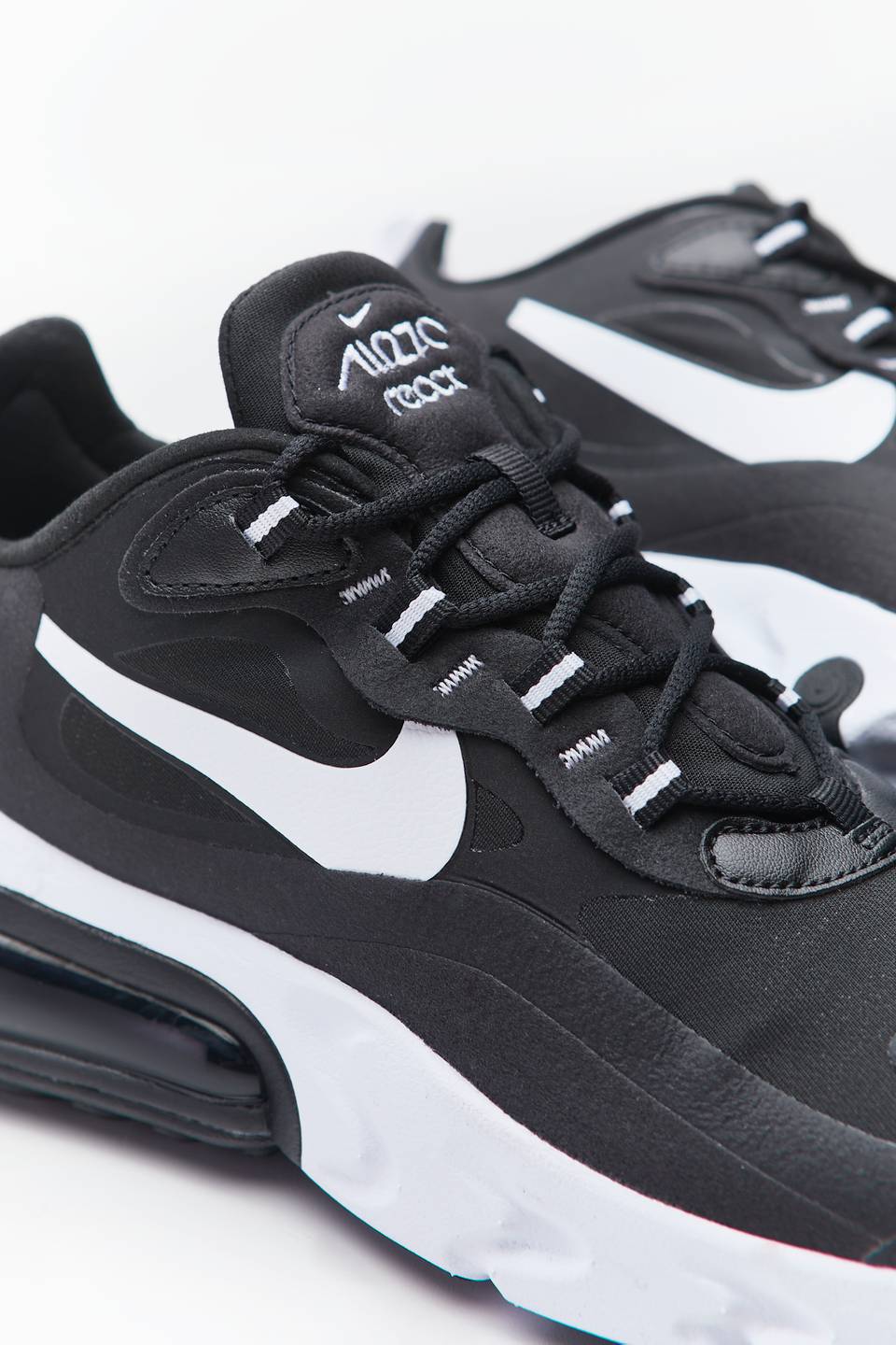 Sneakers Nike AIR MAX 270 REACT 004 BLACK/WHITE/BLACK